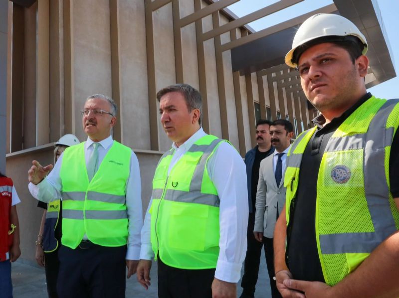 Vak�f Ba�kan�m�z Erzincan Valisi Hamza Aydo�du ile Vak�f Ba�kan Yard�mc�m�z EBY� Rekt�r� Ak�n LEVENT Birlikte Ya�am Merkezini Ziyaret Etti